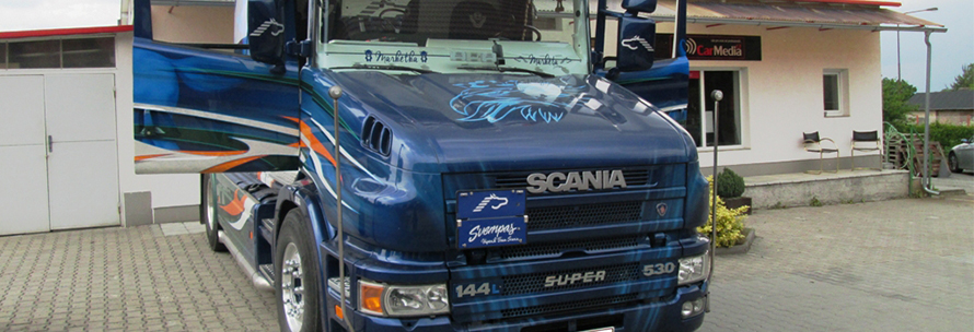 Scania T144 530 - montáž autorádia, reproduktorů