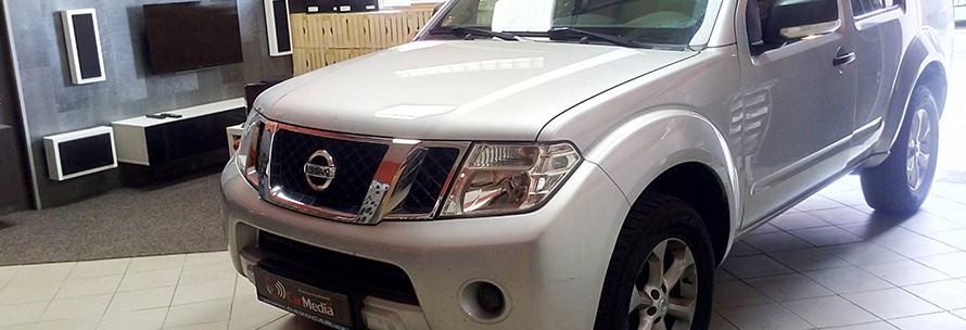 Nissan Pathfinder 2012 - výměna autorádia