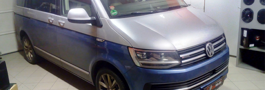 Volkswagen Multivan T6 - instalace stropního monitoru, DVB-T tuneru, odblokování obrazu