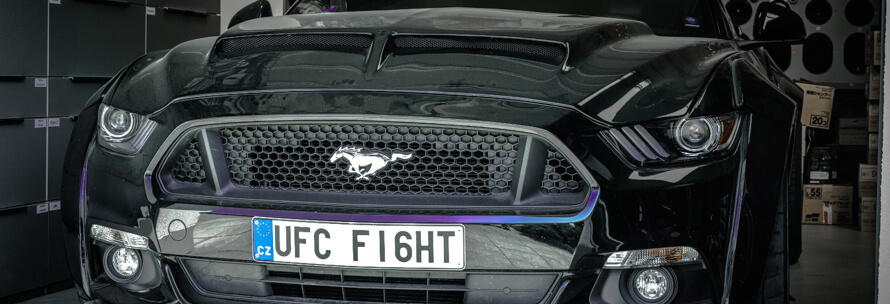 Ford Mustang - kompletní montáž autohifi