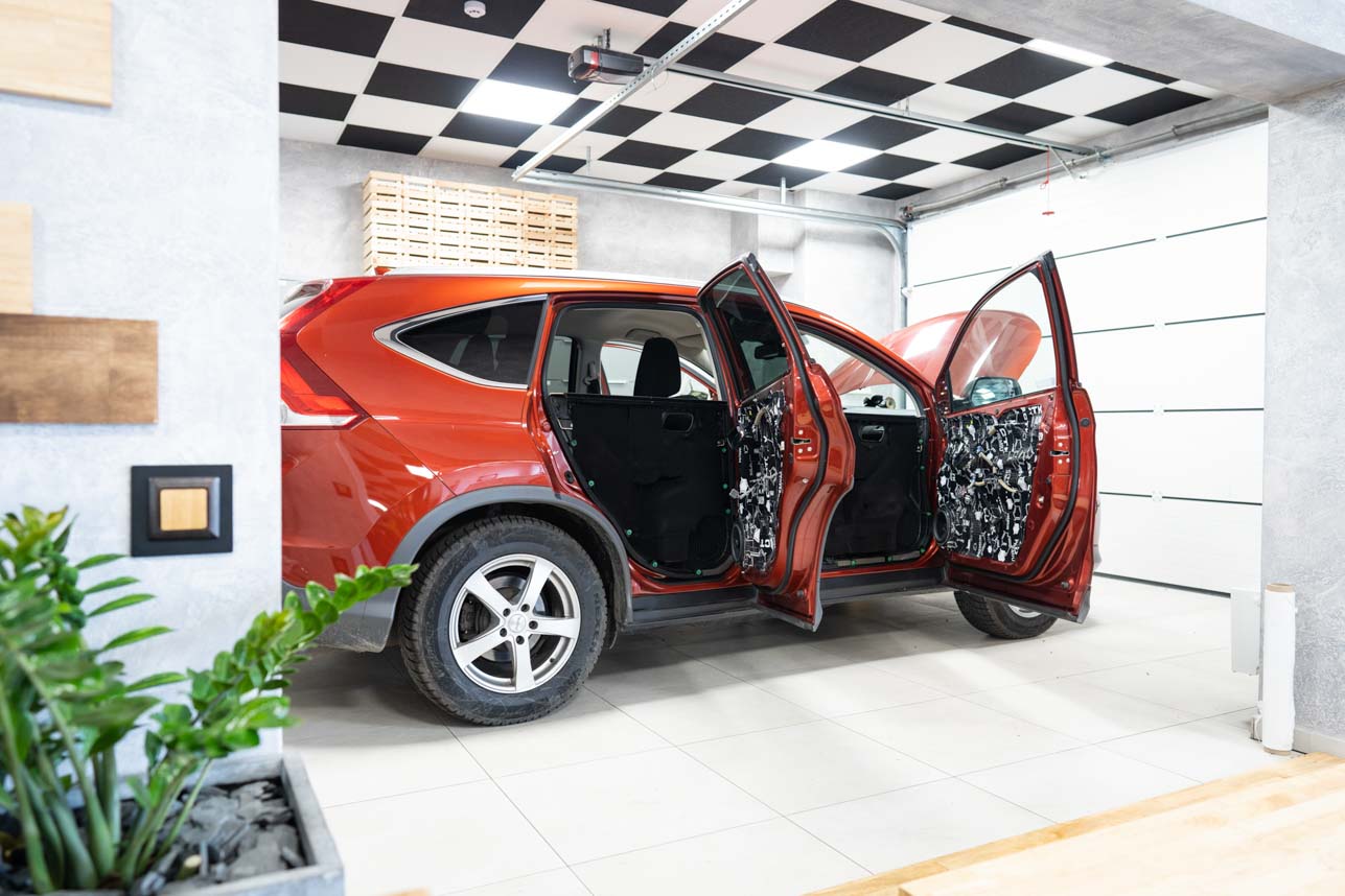 Honda CR-V MkIV - vytlumení dveří