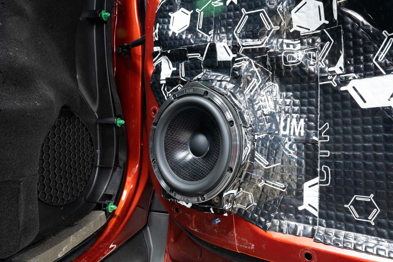 Honda CR-V MkIV - montáž nových reproduktorů