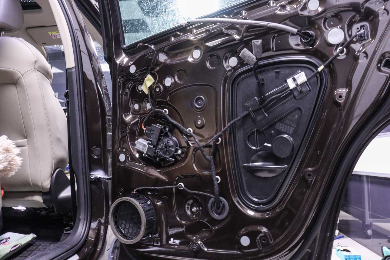 Škoda Kodiaq - vytlumení dveří a výměna reproduktorů