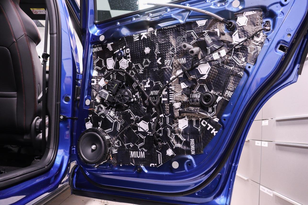 Škoda Kodiaq Facelift - výměna reproduktorů, vytlumení dveří