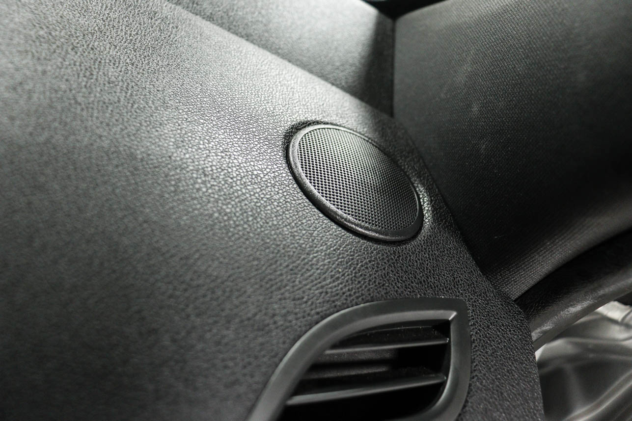 Renault Megane III RS - výměna předních reproduktorů, vytlumení dveří