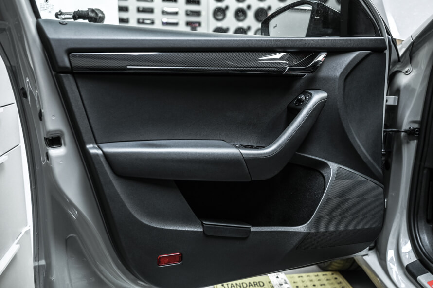 Škoda Octavia 3 - kompletní odhlučnění, nové přední reproduktory