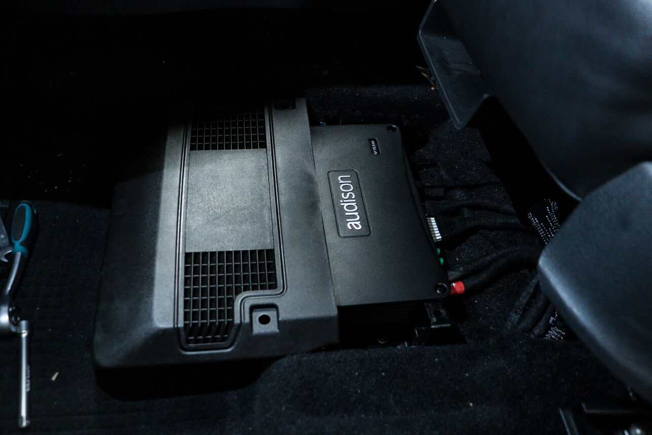 Škoda Octavia III - komplexní ozvučení nahrazující Canton