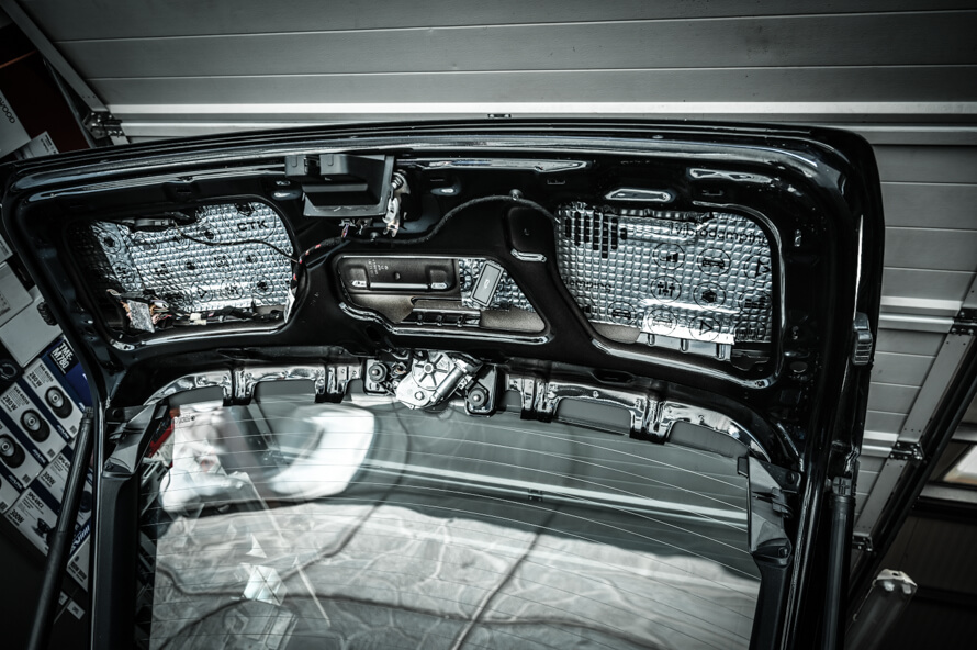 Škoda Octavia 3 RS - vytlumení dveří a víka kufru