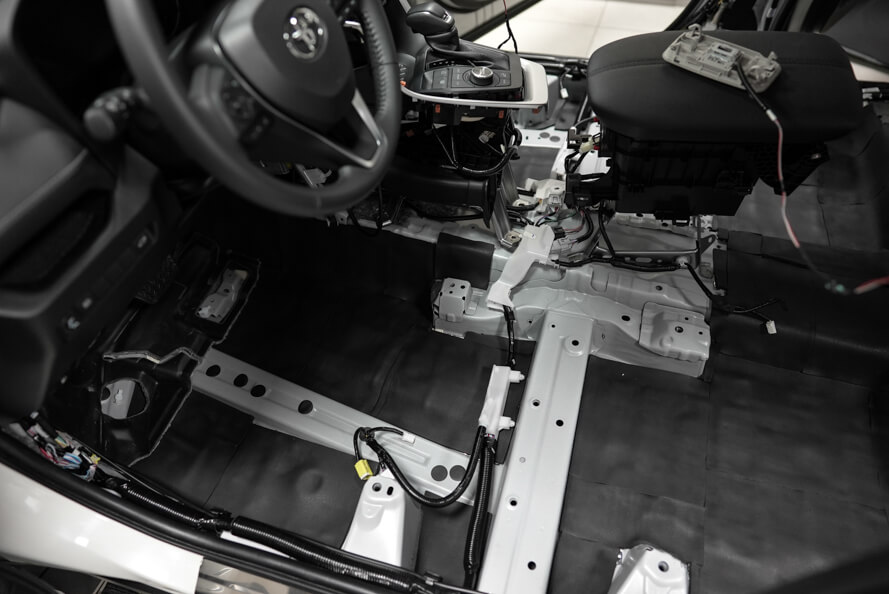Toyota RAV4 - kompletní odhlučnění interiéru