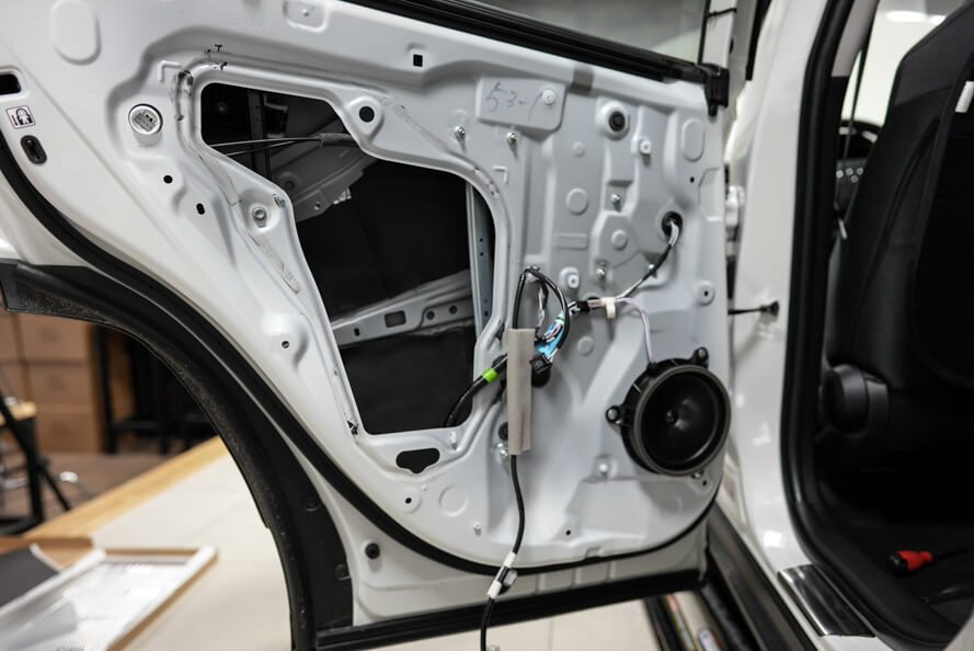 Toyota RAV4 - kompletní odhlučnění interiéru