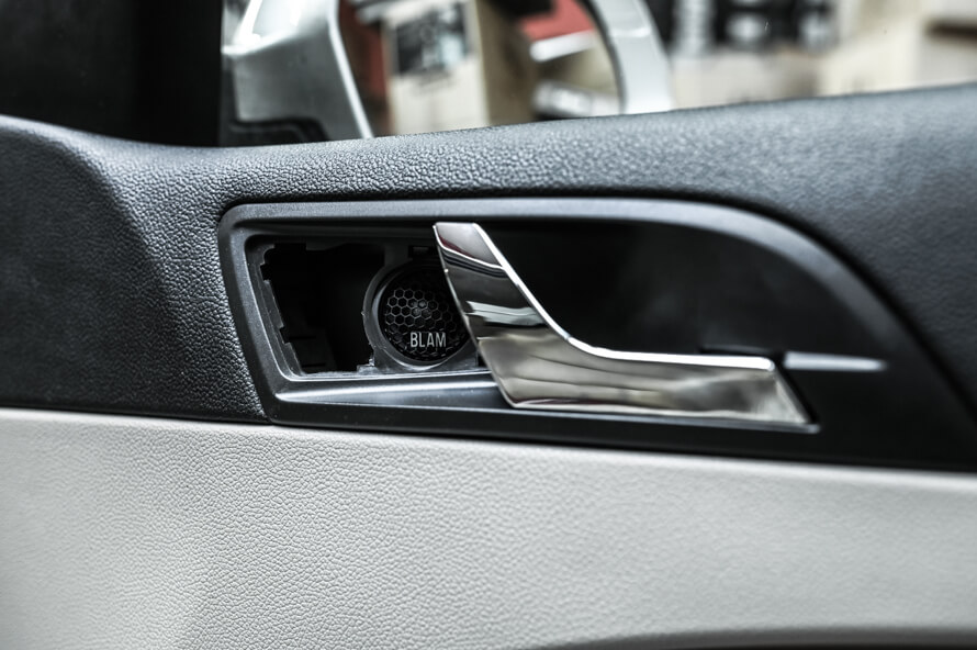Škoda Superb 2 - výměna předních a zadních reproduktorů, vytlumení dveří