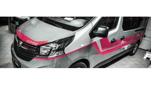 Opel Vivaro B - výměna autorádia, montáž reproduktorů, vytlumení dveří a bočnic, montáž parkovací kamery