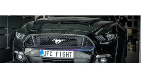 Ford Mustang - kompletní montáž autohifi